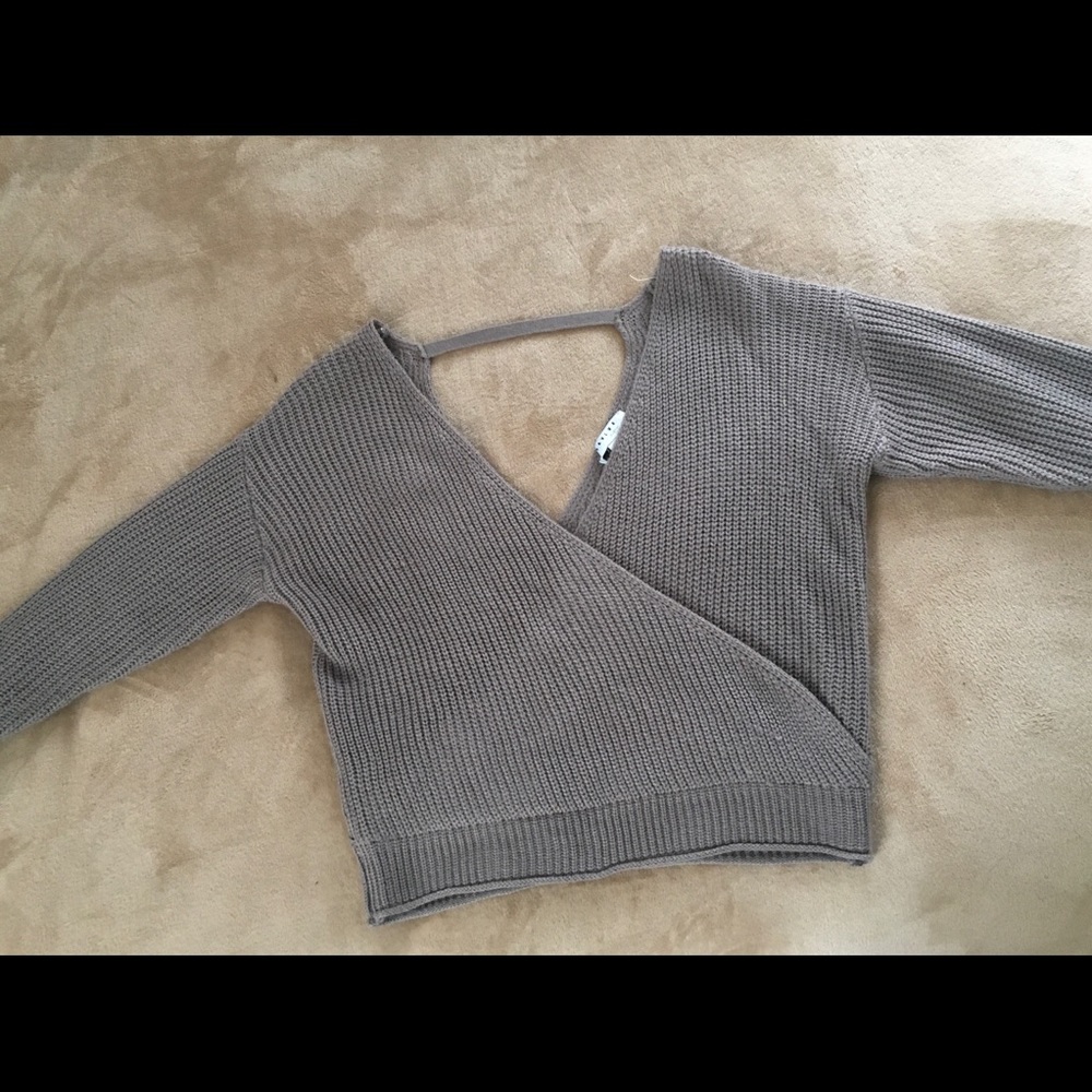 Cross taupe top